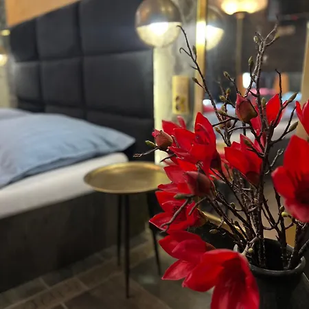 Darkhouse Karmin Apartament *