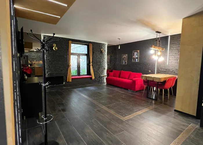 Darkhouse Karmin Apartman